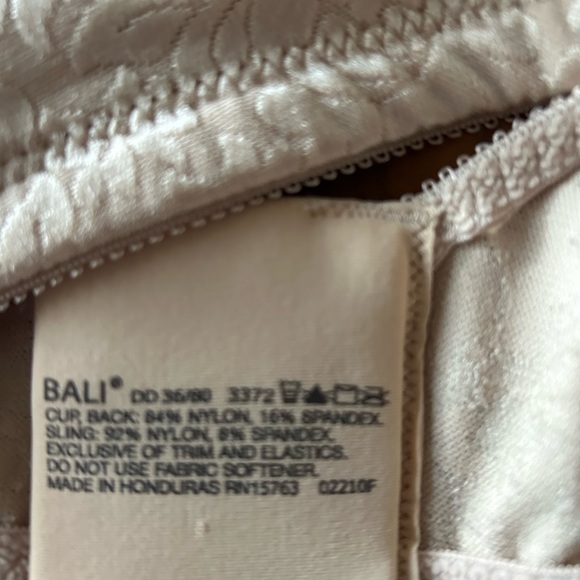 NWT Bali Soft Taupe bra - 36 DD - Picture 3 of 4